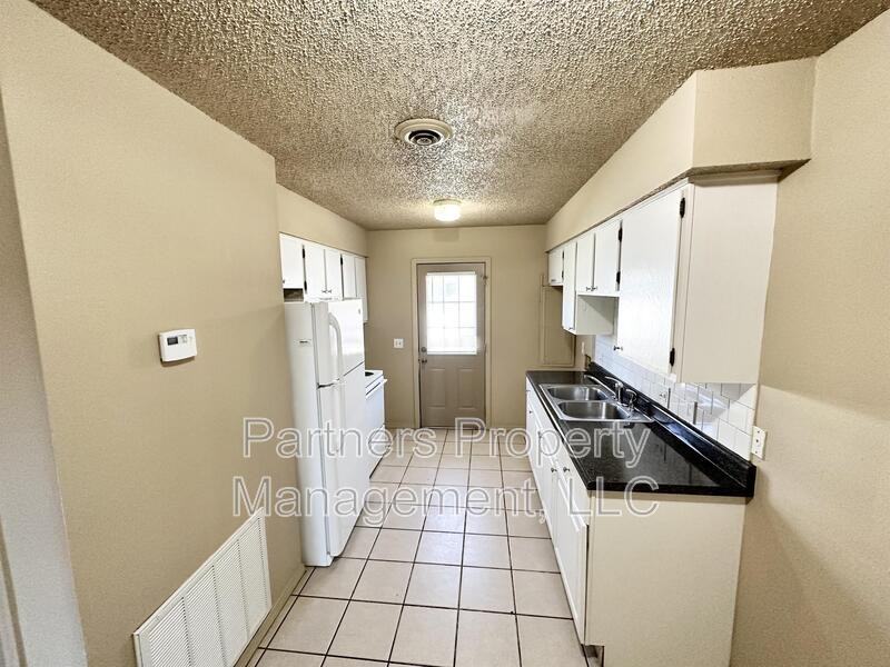 97 Pine Ave - Photo 6 of 16