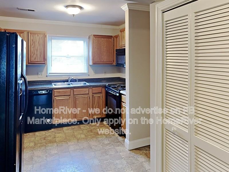 1161 Glendale Dr - Photo 5 of 19