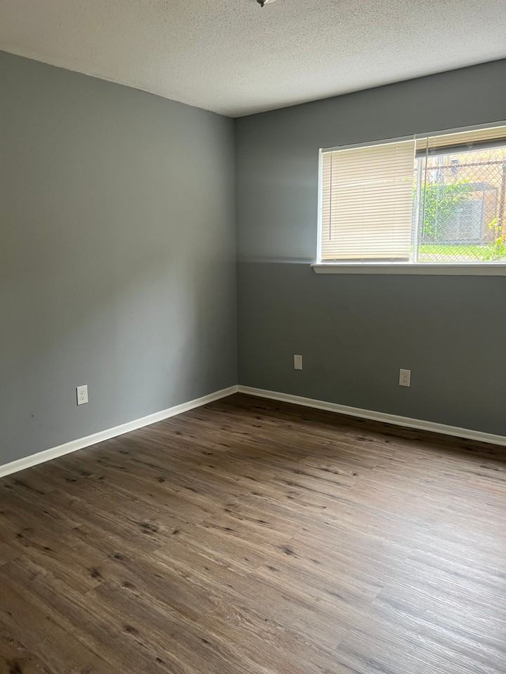 2300 31st Street Ensley - Photo 5 of 8