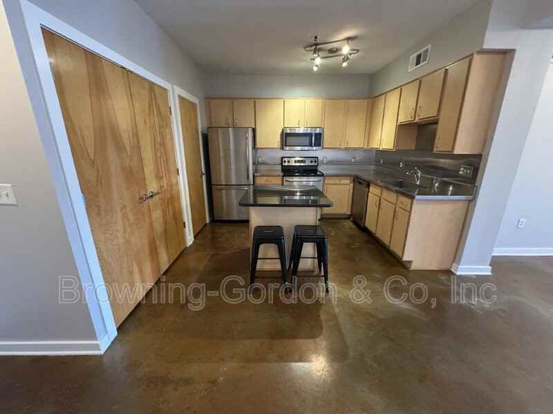 1803 Broadway #426 - Photo 5 of 26