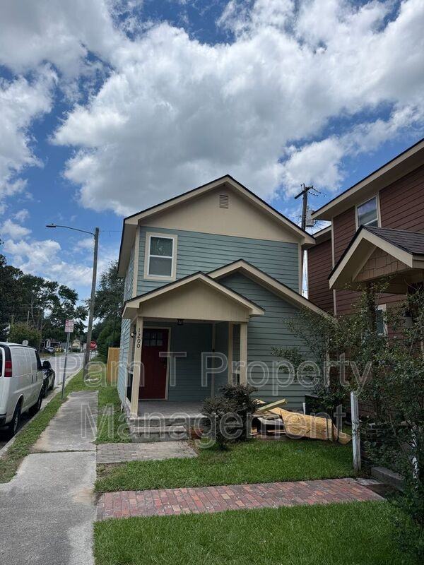 1200 E 37th St