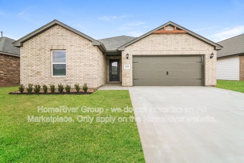 2516 Rosewood Ln - Photo 2 of 27