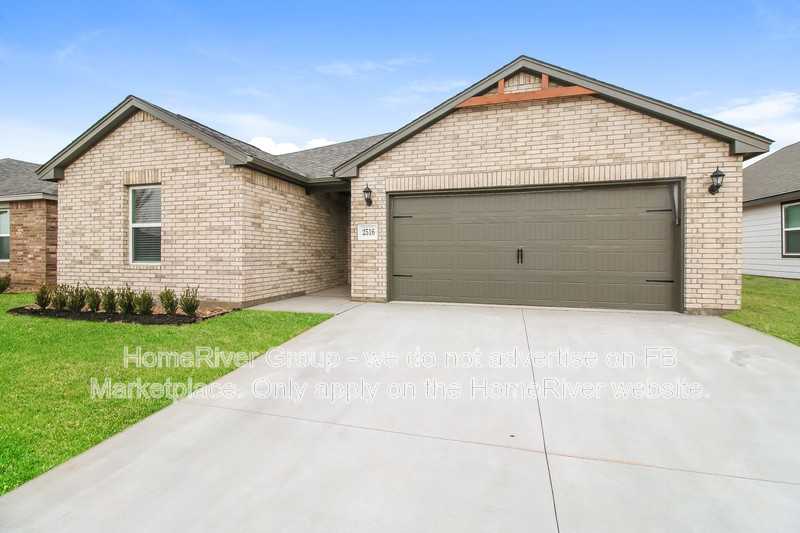 2516 Rosewood Ln - Photo 3 of 27