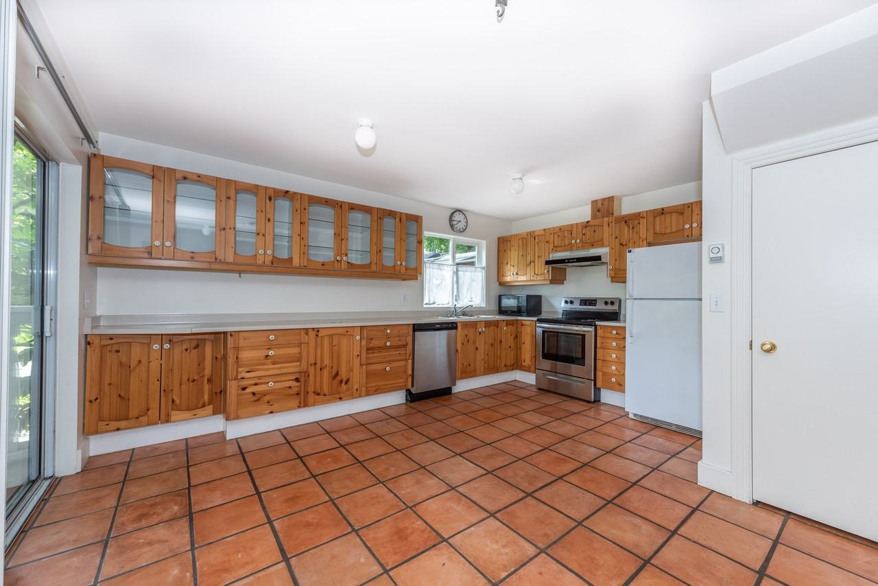 12325 Sullivan Street - Photo 5 of 17