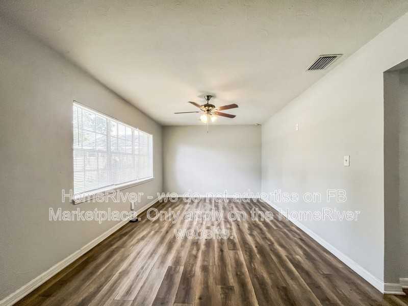 4523 Dolphin Dr - Photo 6 of 25