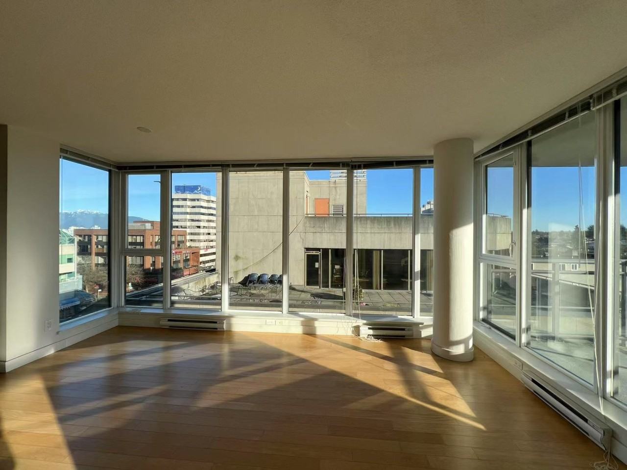1258 West Broadway #504 - Photo 4 of 7