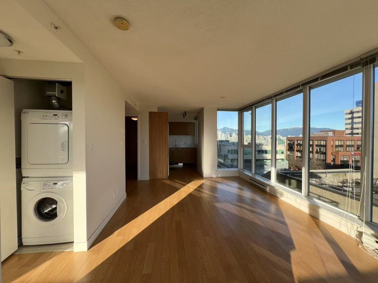 1258 West Broadway #504 - Photo 5 of 7