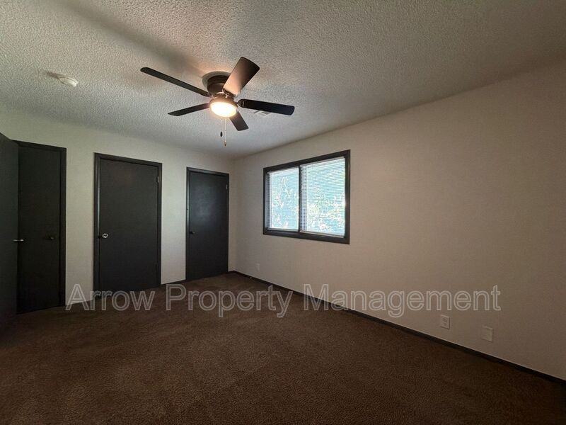 2512 R St #5 - Photo 6 of 8