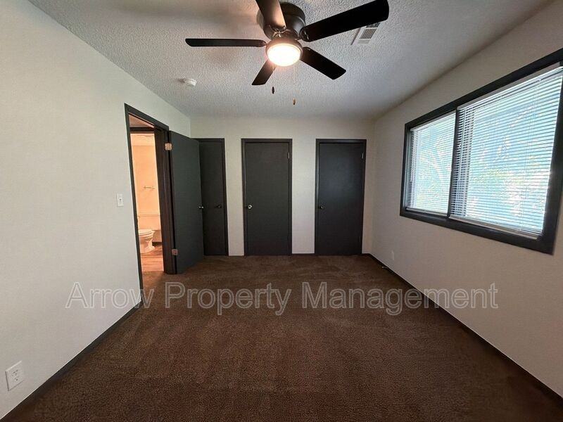 2512 R St #5 - Photo 7 of 8