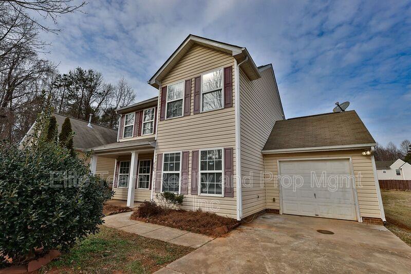 7109 Angela Marie Ct - Photo 3 of 33