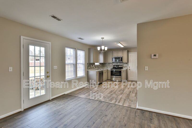 7109 Angela Marie Ct - Photo 4 of 33