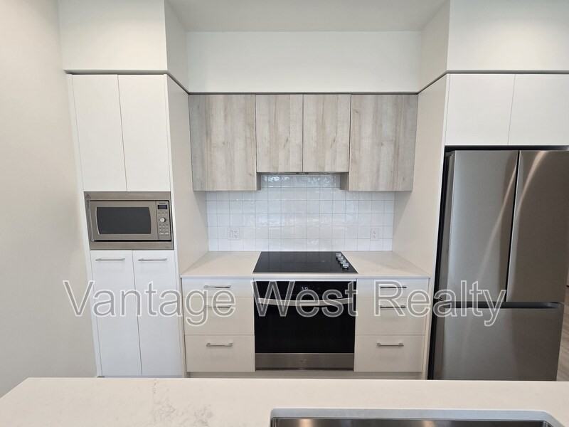 3700 Capozzi Rd - Photo 4 of 36