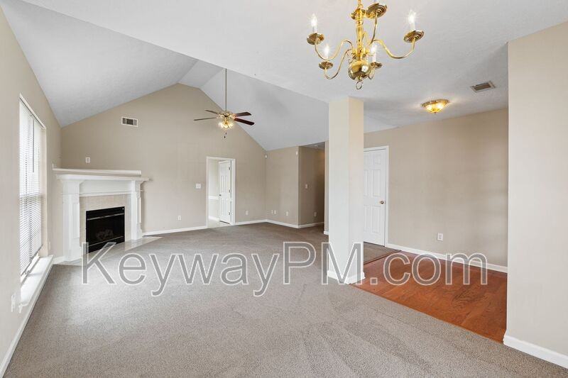 313 Elbrus Way - Photo 6 of 20