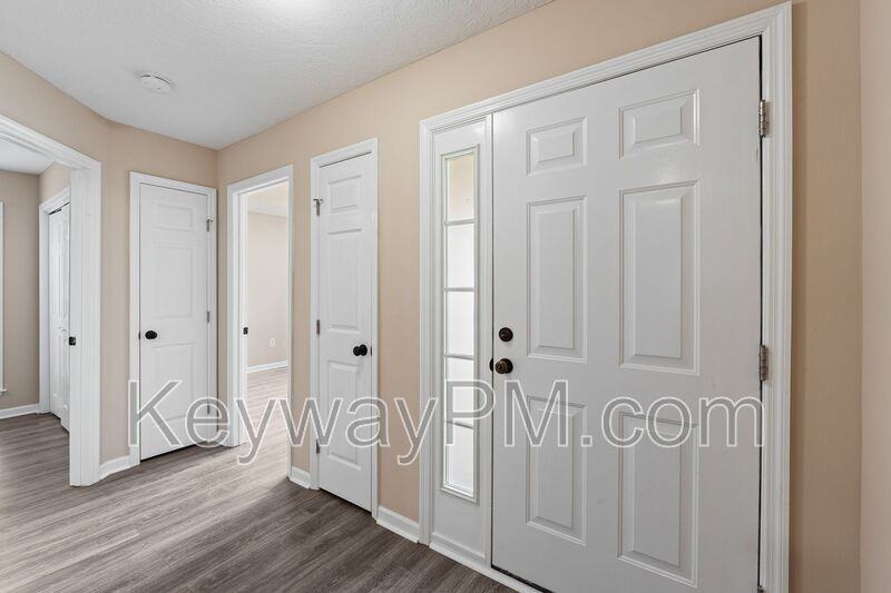 304 Elbrus Way - Photo 4 of 26