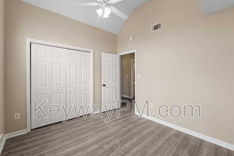 304 Elbrus Way - Photo 6 of 26