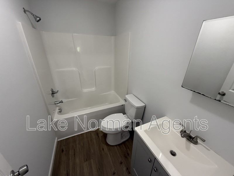 2320 Shade Tree St #1 - Photo 5 of 7