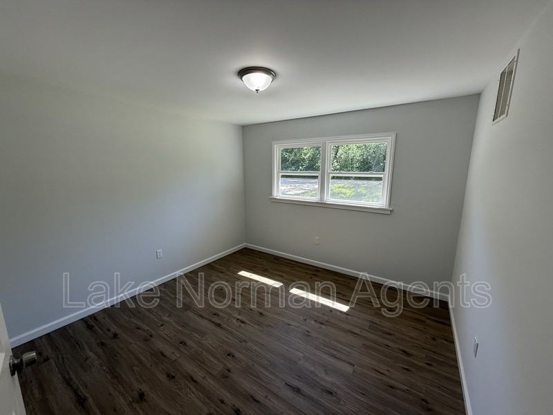 2320 Shade Tree St #1 - Photo 6 of 7