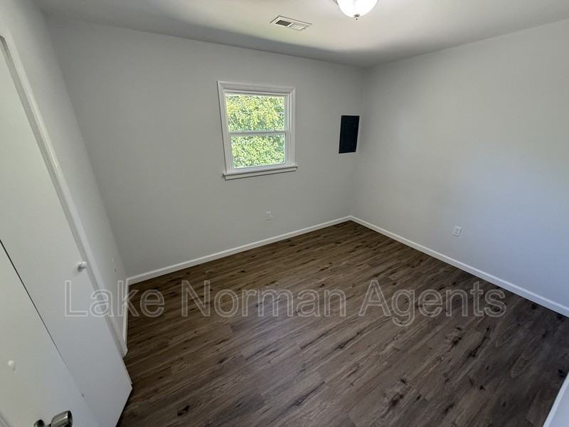 2320 Shade Tree St #1 - Photo 7 of 7