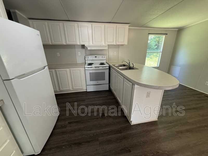 1121 Mcree Heights Cir - Photo 4 of 11