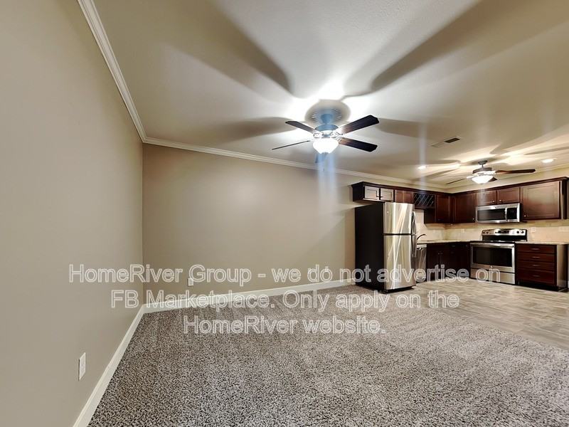 8326 N Spruce Ave - Photo 2 of 18