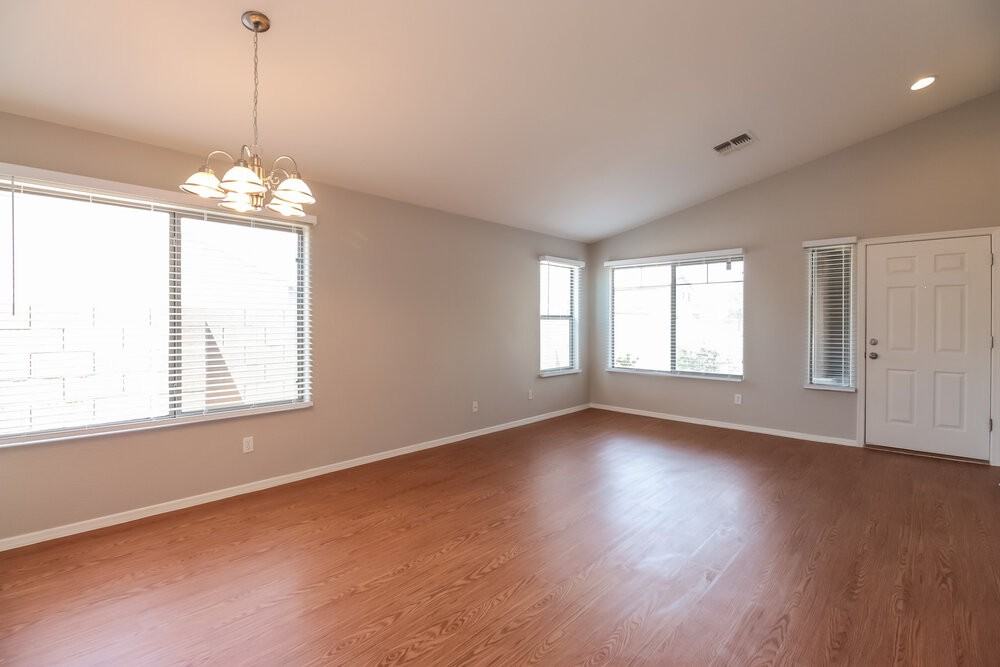 25549 W Winslow Ave - Photo 5 of 15