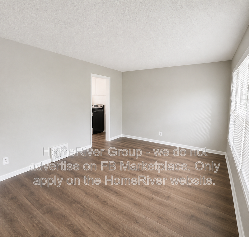 9002 Central St - Photo 6 of 11