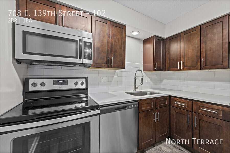 708 E 139th St, Kansas City, MO - Photo 2 of 21