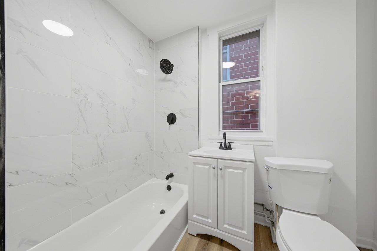 1415 N Maplewood Ave - Photo 5 of 18