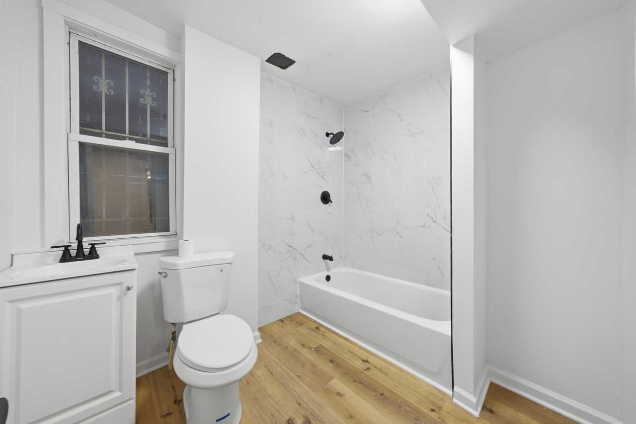 1415 N Maplewood Ave - Photo 6 of 18
