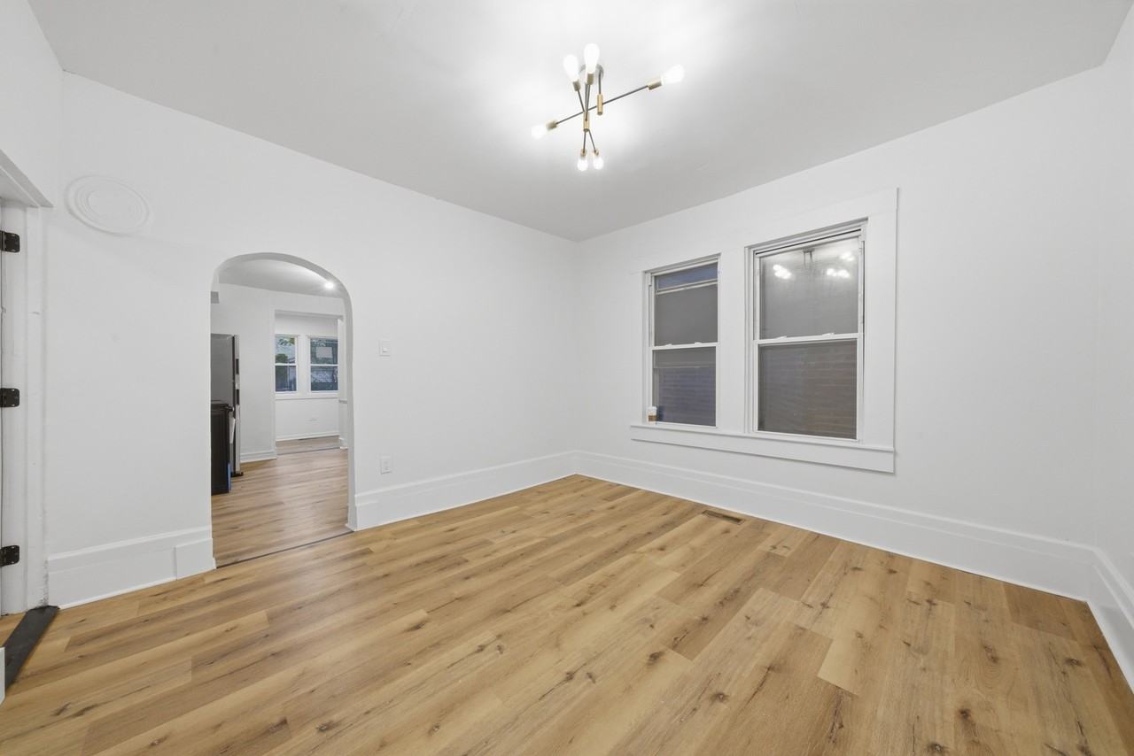 1415 N Maplewood Ave - Photo 7 of 18