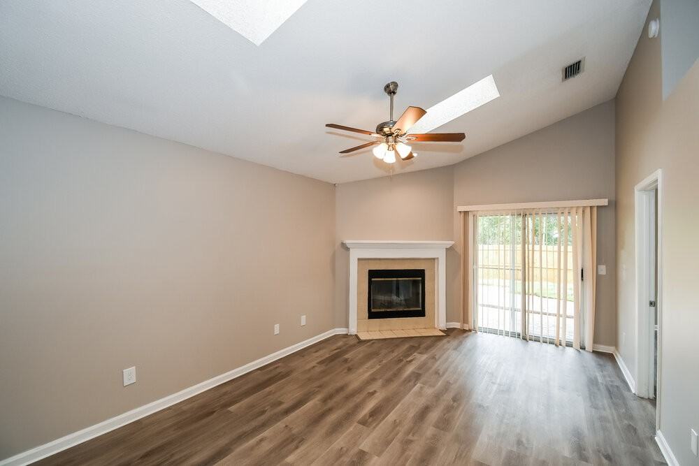 8790 Townsquare Dr S - Photo 3 of 16