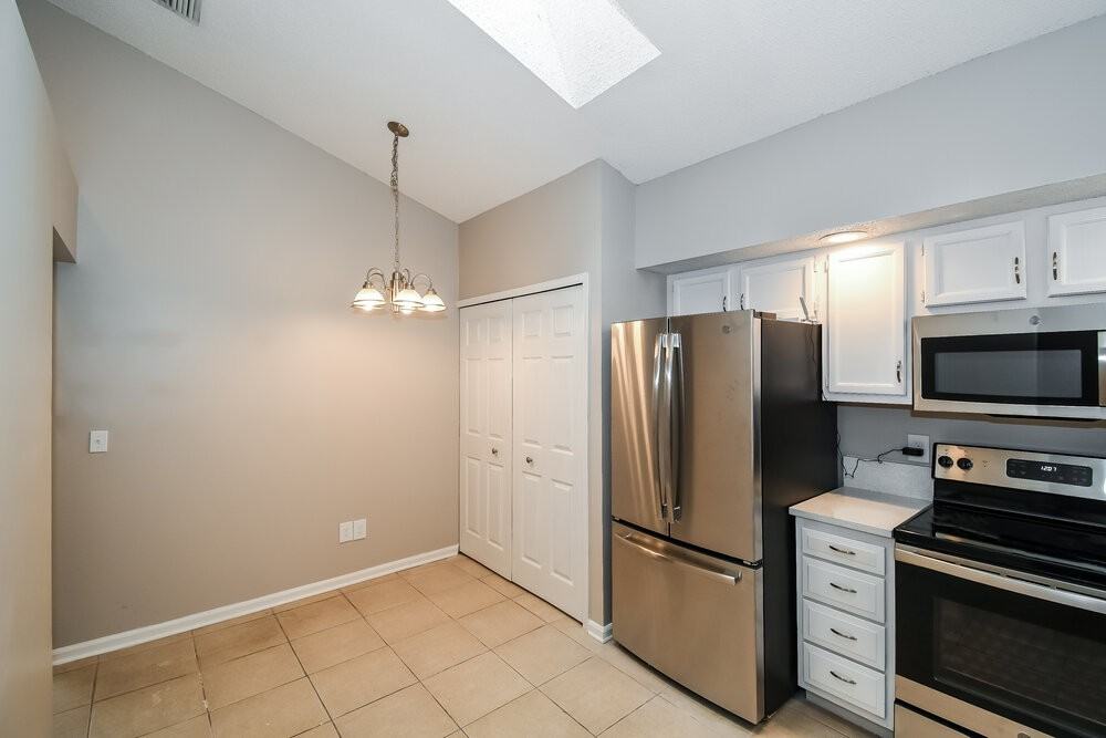 8790 Townsquare Dr S - Photo 7 of 16