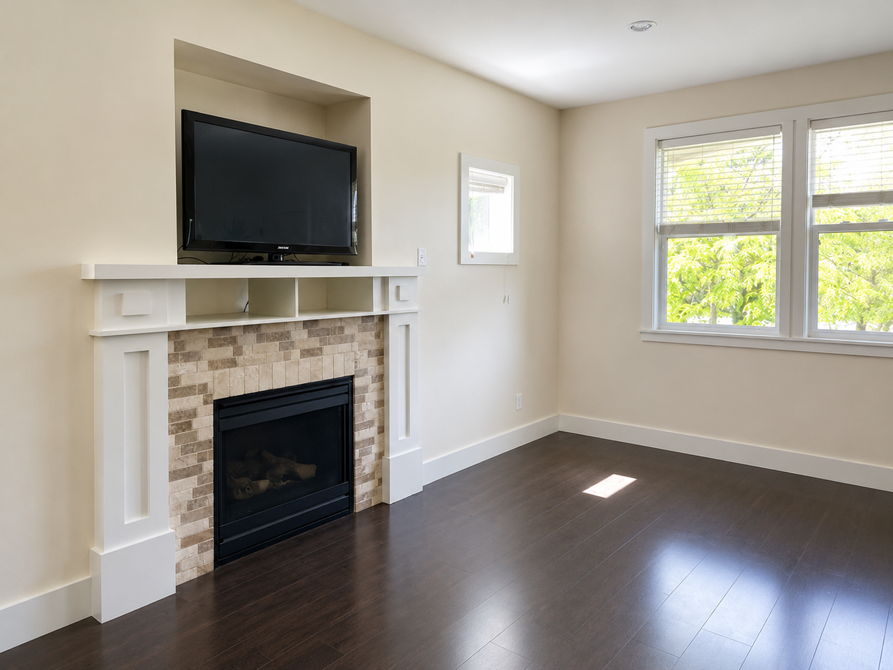12305 Sullivan Street - Photo 4 of 11