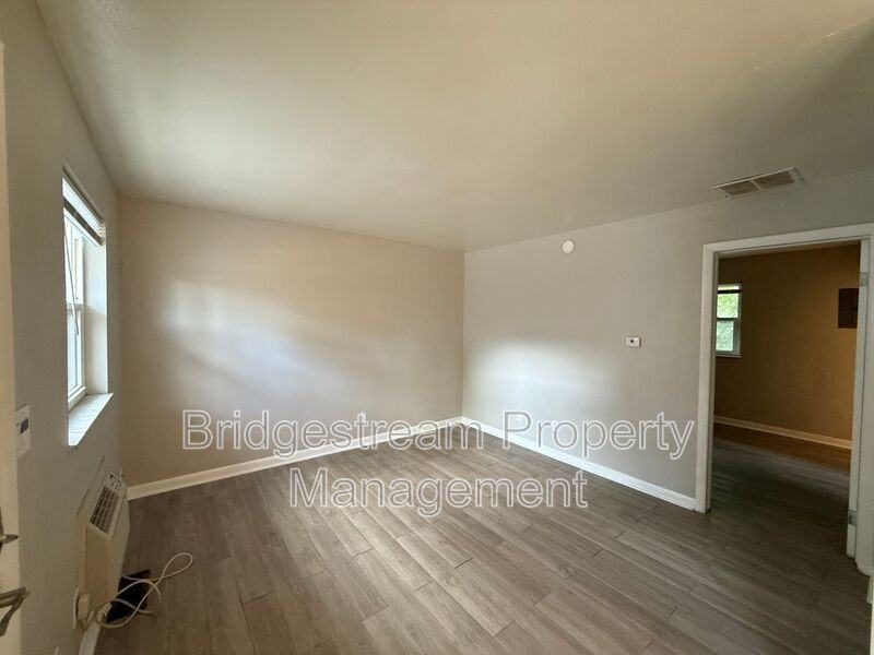 2609 Revere Ave #E