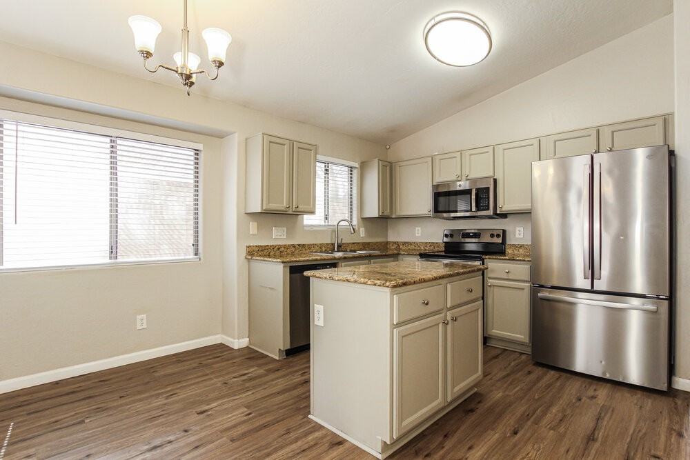 748 W Dublin St - Photo 6 of 16