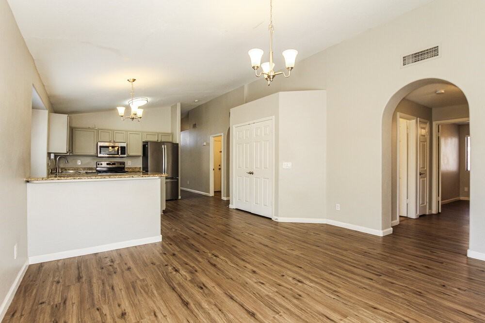 748 W Dublin St - Photo 7 of 16