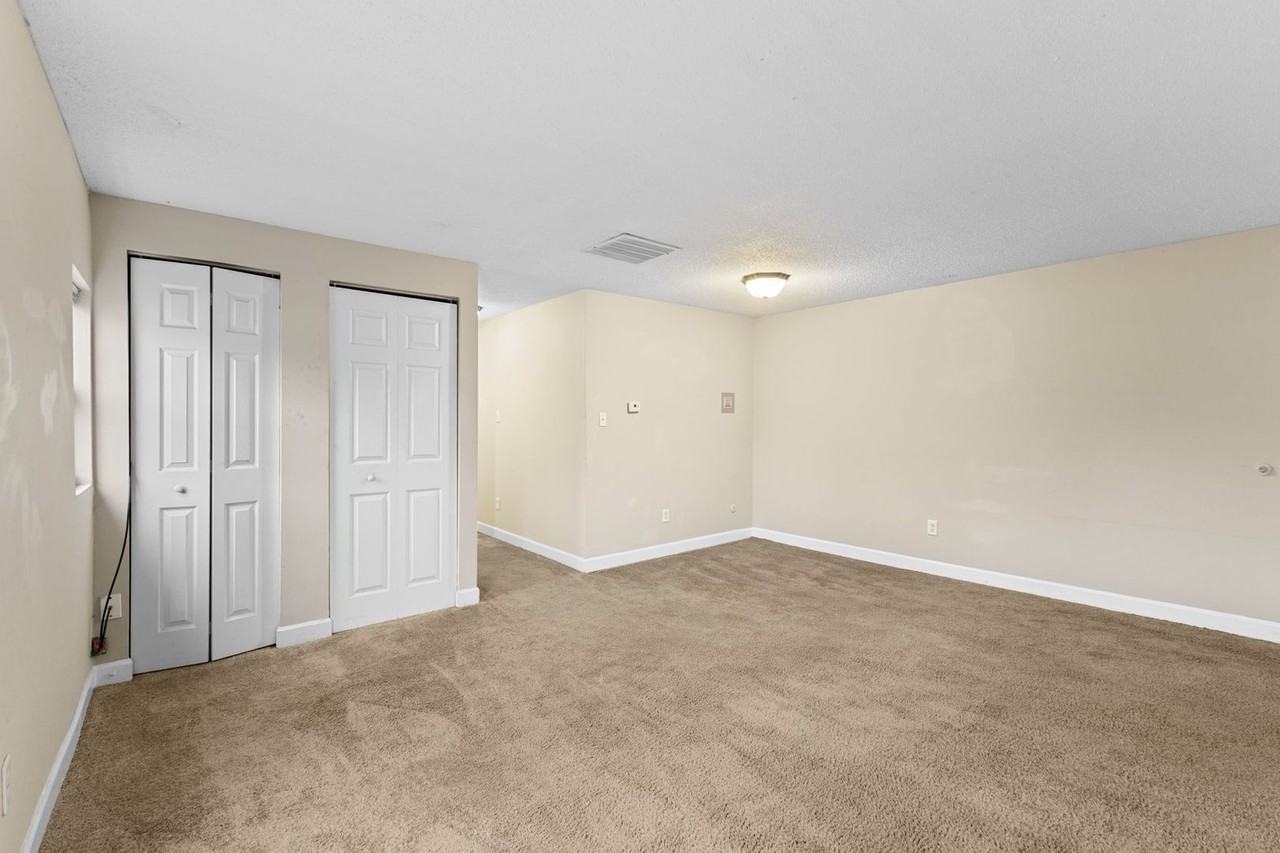 Balsam Avenue Apartments: The Courts - Photo 7 of 38