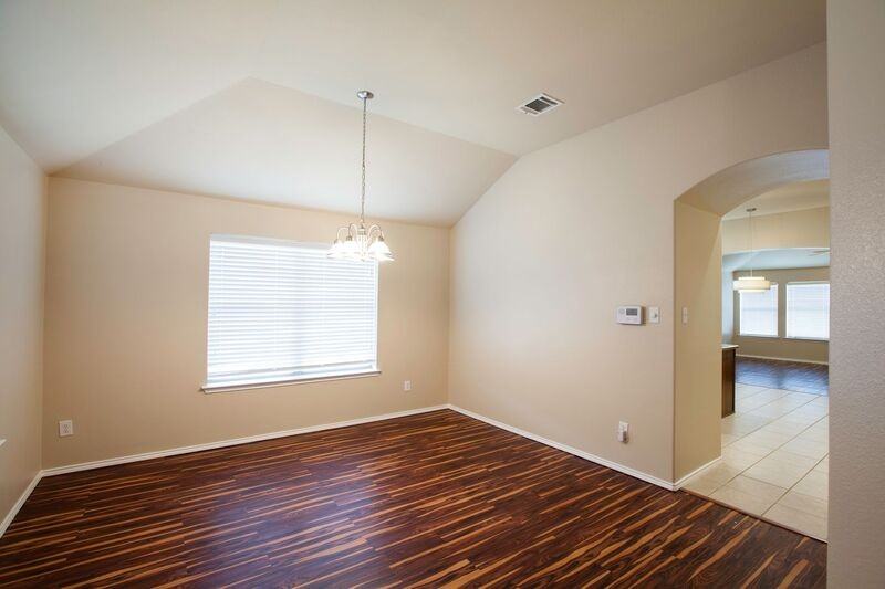 709 Alder Dr - Photo 3 of 39