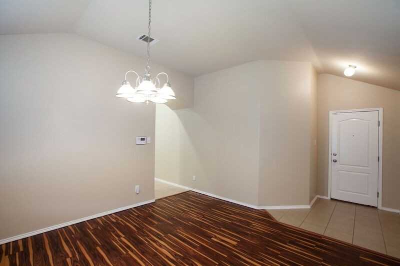 709 Alder Dr - Photo 4 of 39