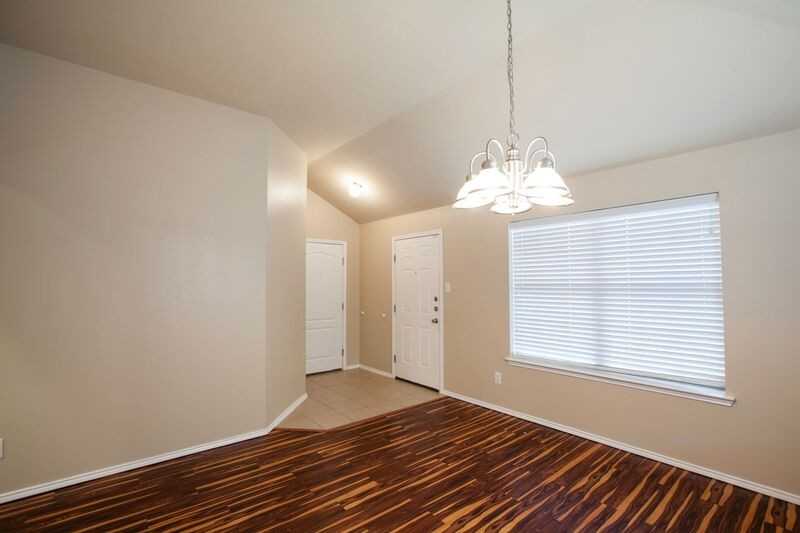 709 Alder Dr - Photo 5 of 39