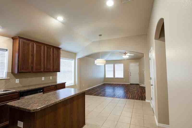 709 Alder Dr - Photo 7 of 39