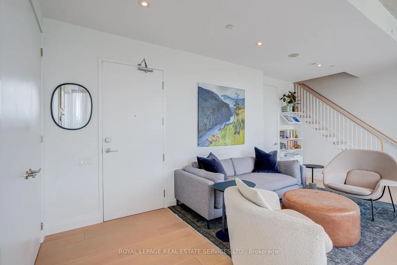 383 Sorauren Avenue - Photo 6 of 48