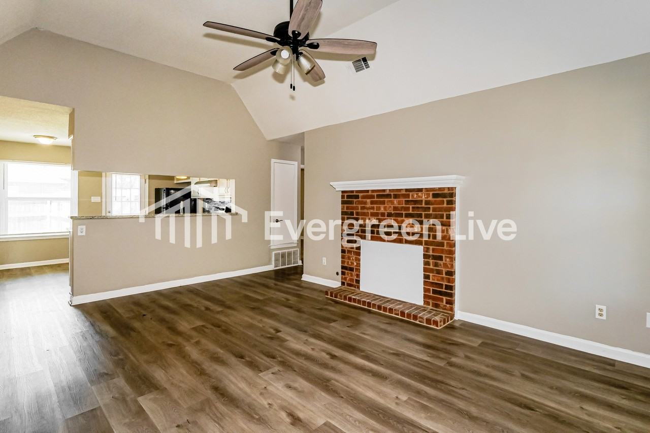 8402 Honey Dr - Photo 3 of 15