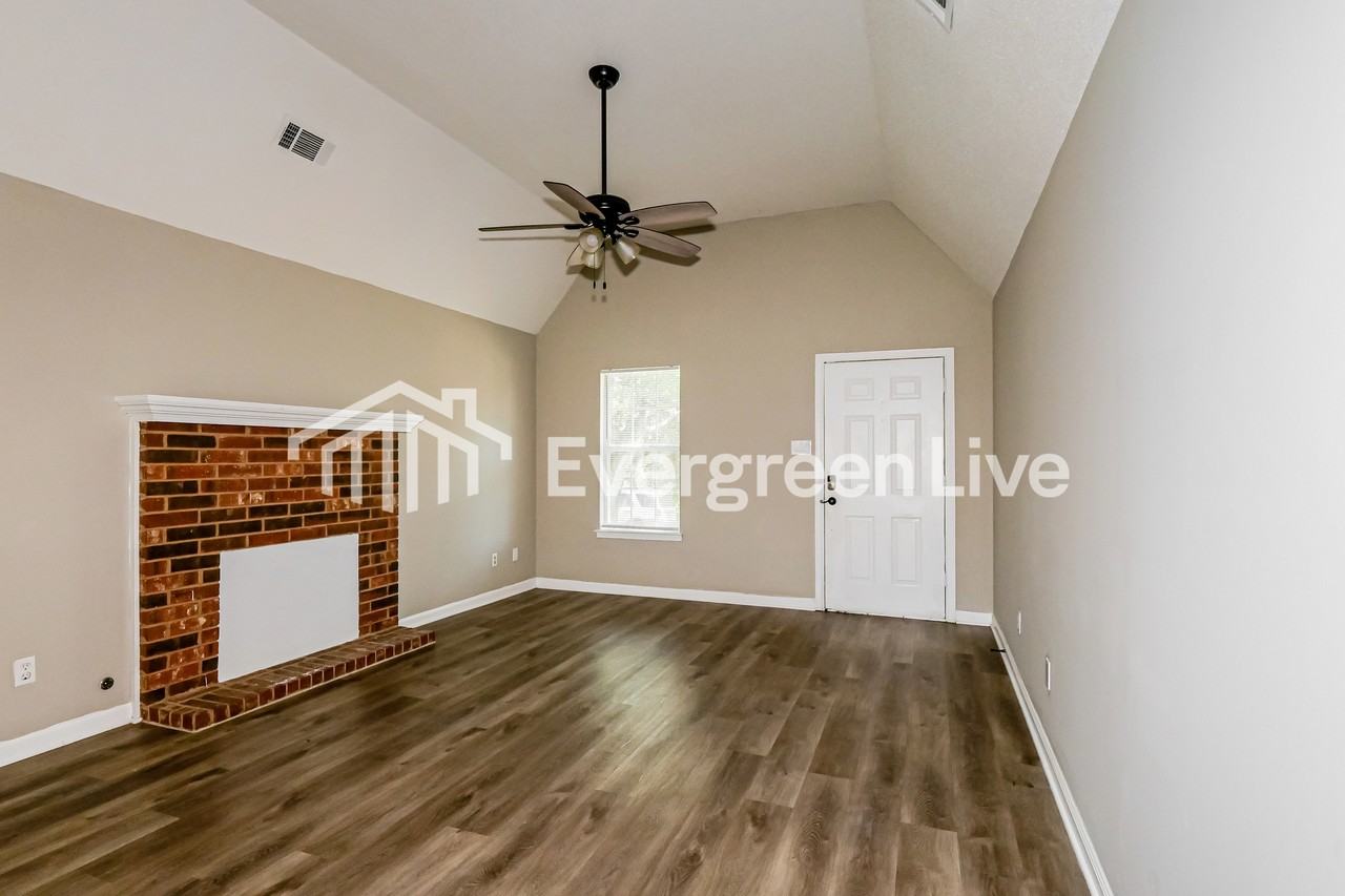 8402 Honey Dr - Photo 4 of 15