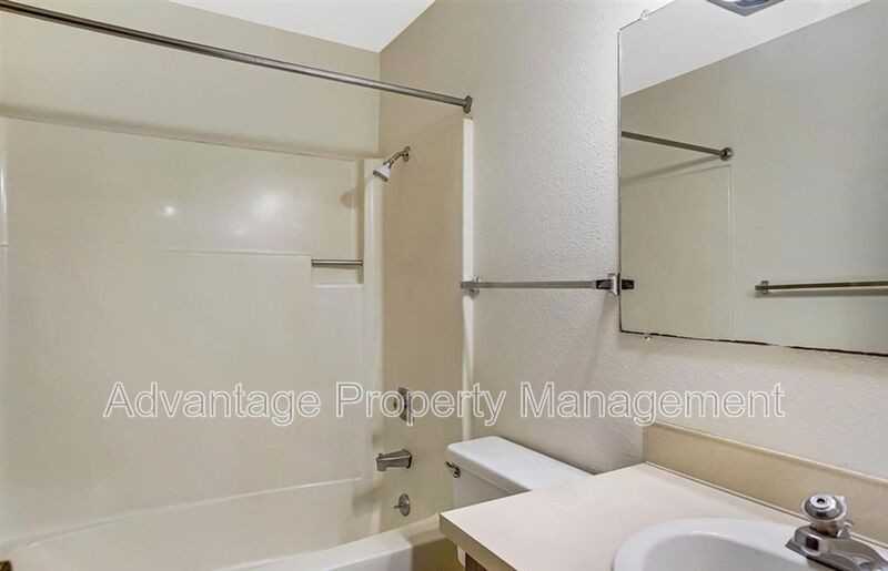1445 Nw Division St #6 - Photo 2 of 9