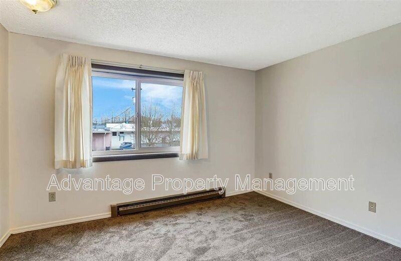 1445 Nw Division St #6 - Photo 6 of 9