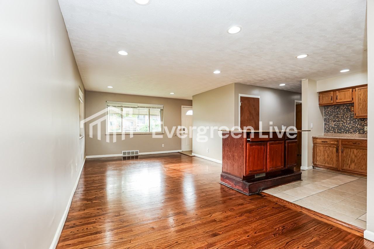 2669 Montana Ave - Photo 3 of 15
