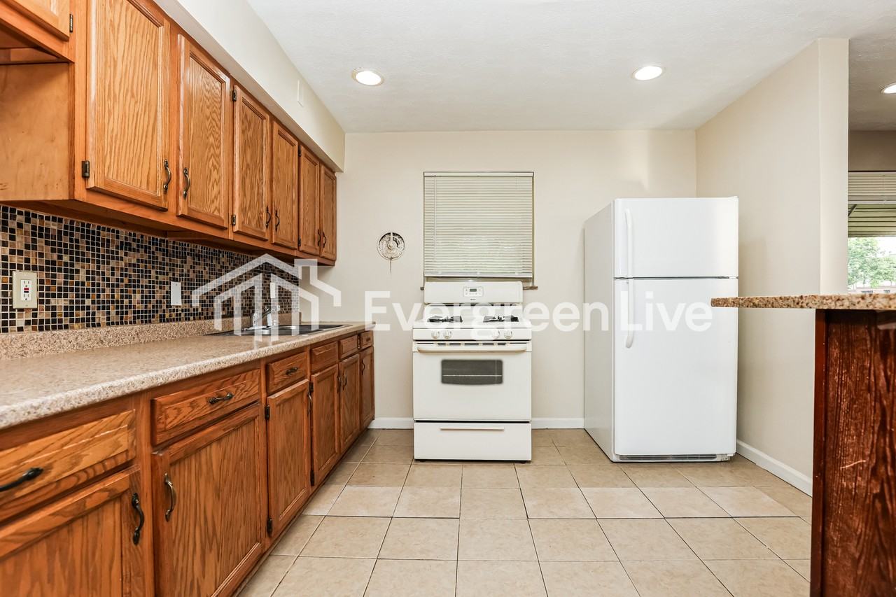 2669 Montana Ave - Photo 6 of 15