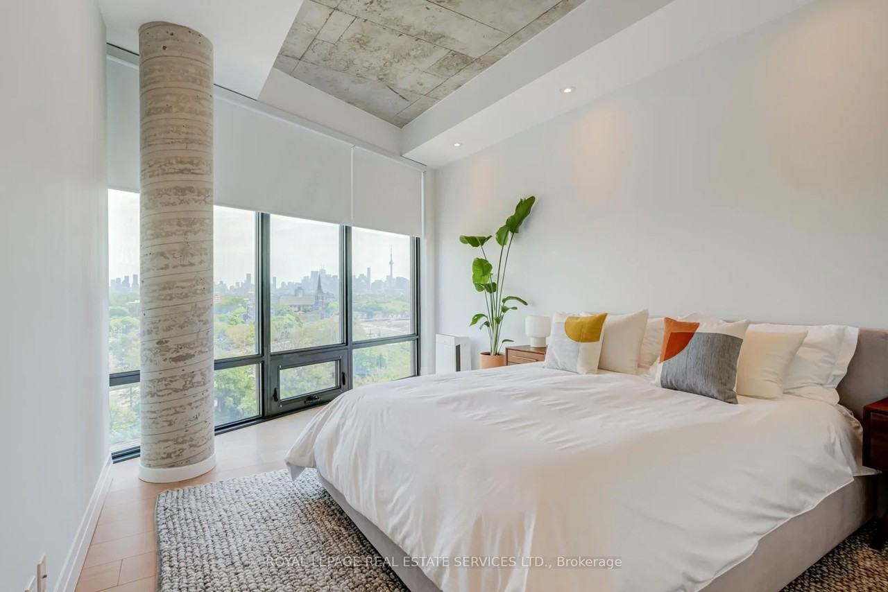 383 Sorauren Avenue - Photo 19