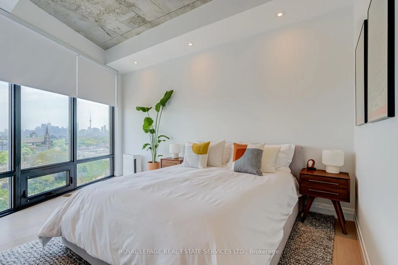 383 Sorauren Avenue - Photo 20